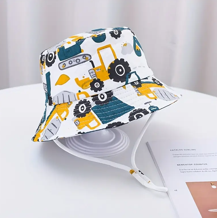 Bonnet enfant motif tracteur