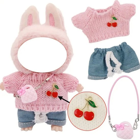 Tenue Labubu : pull tricoté rose à motif cerises, short en jean avec oreilles de lapin