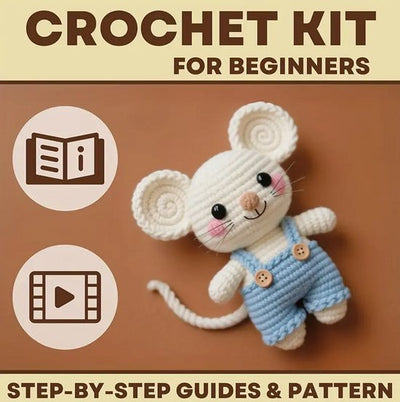 Souris au crochet en salopette