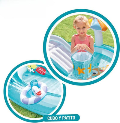 Piscine pour enfants avec toboggan