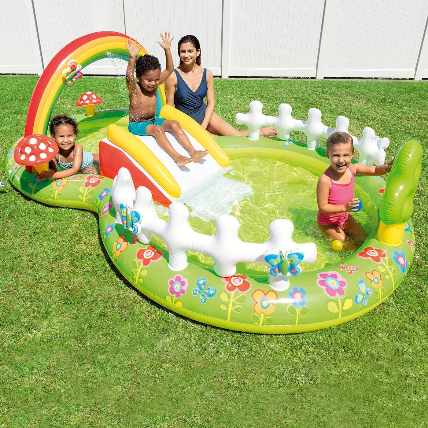 Piscine de jeux de jardin