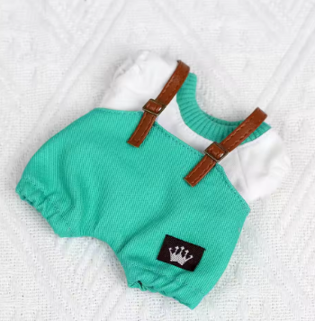 Tenue verte adaptée à Labubu