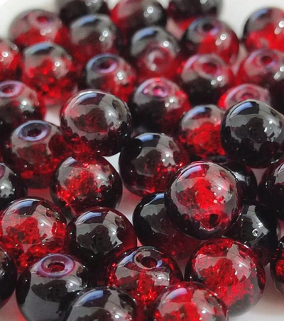 Fil de 50 perles de verre de 8 mm – Noir-Rouge