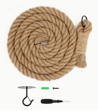 Opgerold klimtouw van 300 cm, klaar voor installatie in de kattenruimte voor speel- en klimplezier.