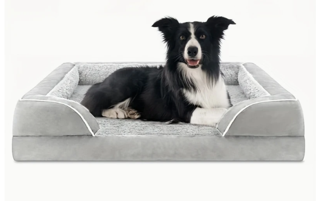 Lichtgrijs orthopedisch hondenbed van memory foam, biedt ultiem comfort en ondersteuning voor huisdieren van alle maten.