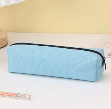 Simpele pennenzak in verschillende kleuren