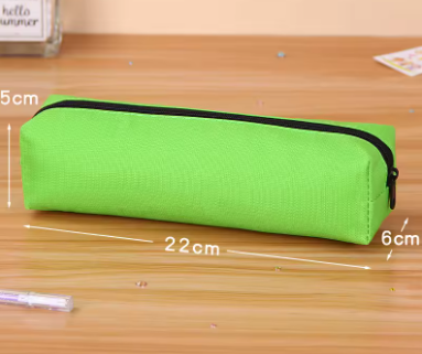 Simpele pennenzak in verschillende kleuren