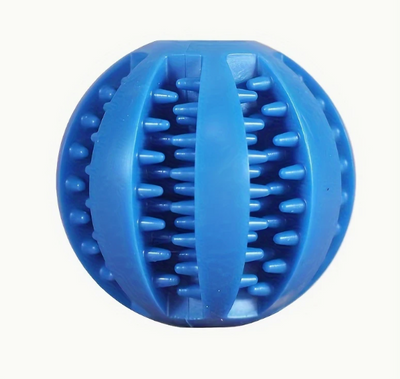 Rubberen voedselbal in blauw, met groeven voor snoepjes en tandreiniging.