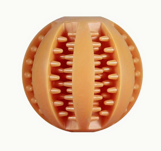 Oranje voedselbal voor katten en honden, met tandverzorgende structuur.