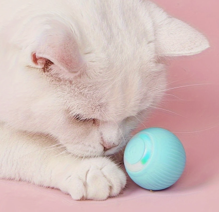 Interactieve speelbal voor katten met bewegingsdetectie – rolt in willekeurige richtingen voor eindeloos speelplezier.